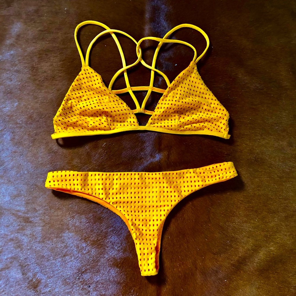 Brand new acacia set orange
